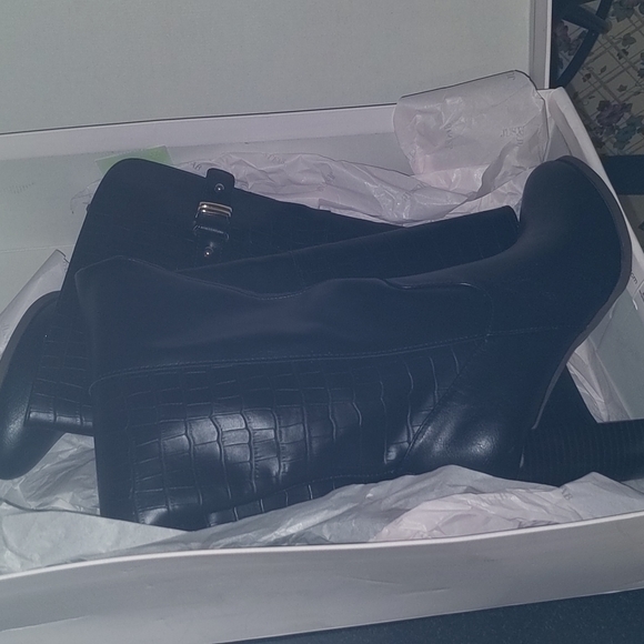 Over knee thigh high crocodile boots - Picture 9 of 10